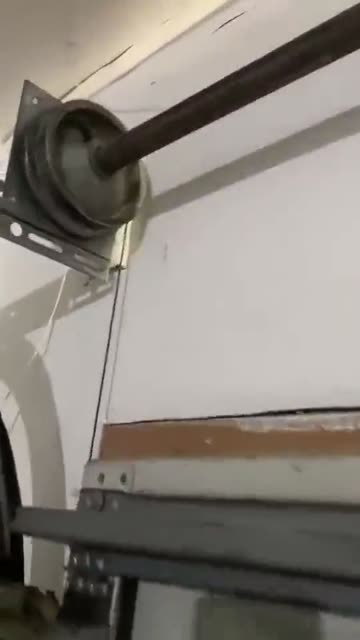 Cable drum and torsion shaft inspected during a DFW repair